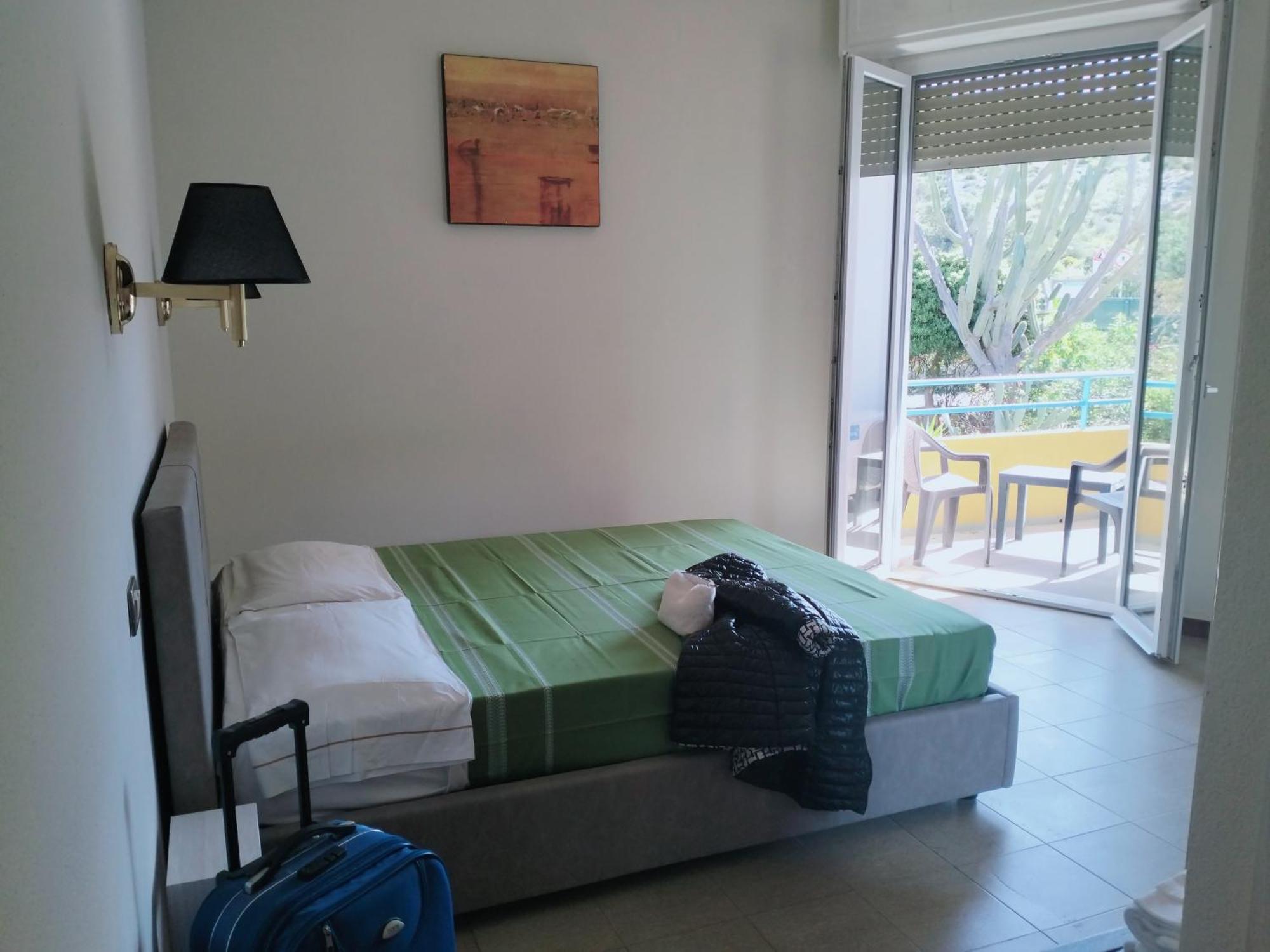 קליארי Hotel Calamosca מראה חיצוני תמונה